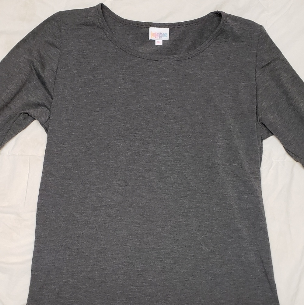 LuLaRoe Gigi top